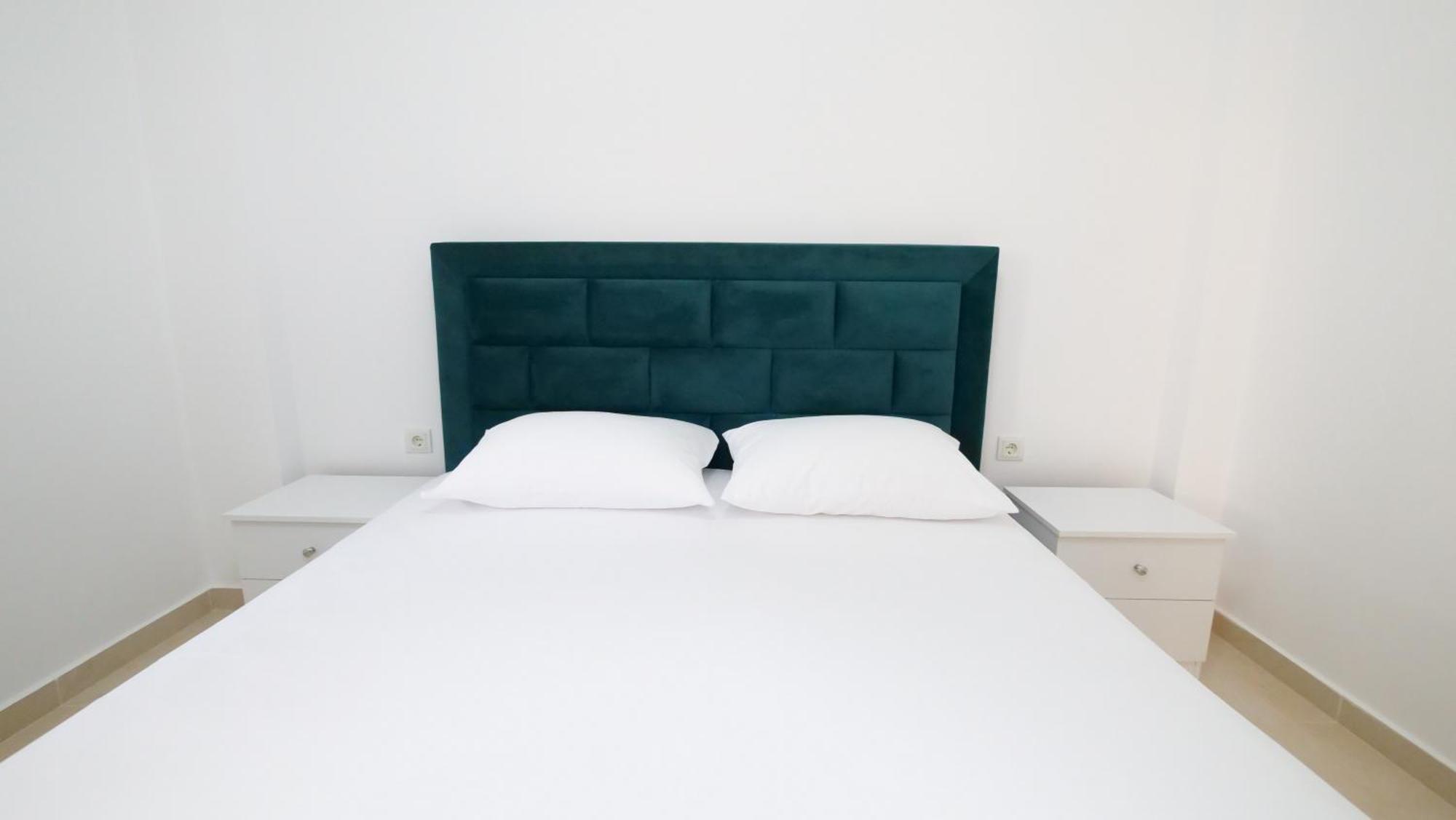 Blue Mare Apartments Sarandë Buitenkant foto