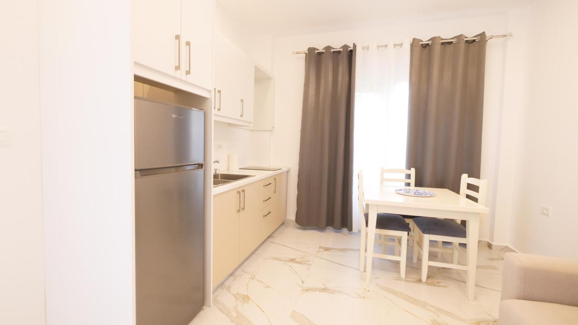 Blue Mare Apartments Sarandë Buitenkant foto