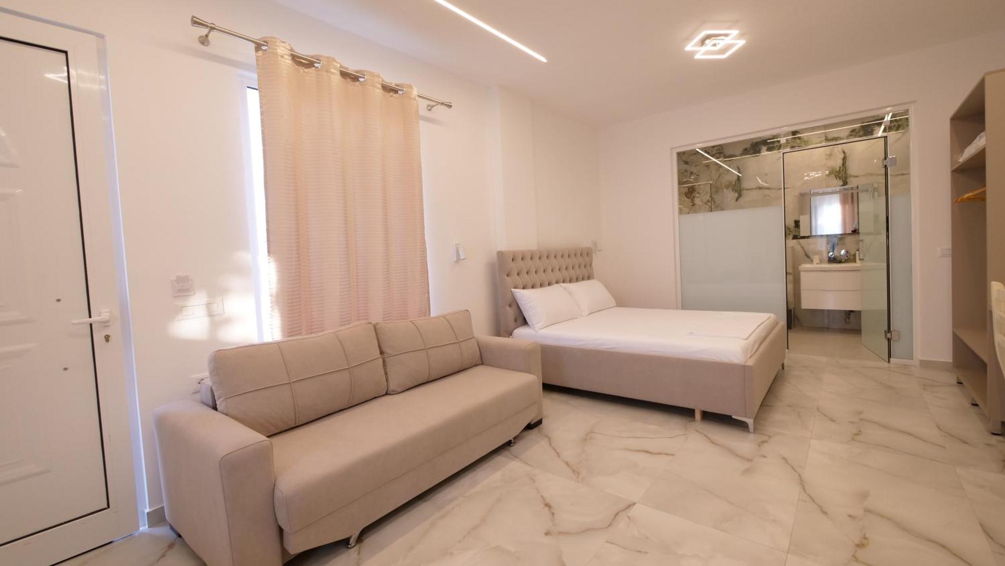 Blue Mare Apartments Sarandë Buitenkant foto
