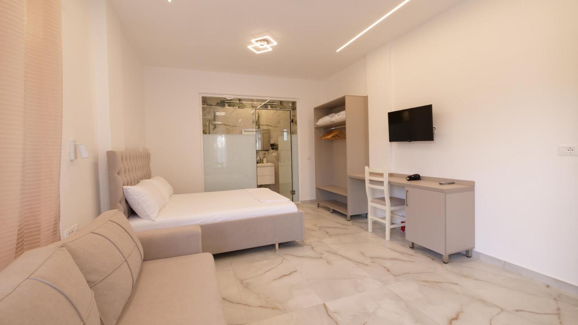 Blue Mare Apartments Sarandë Buitenkant foto