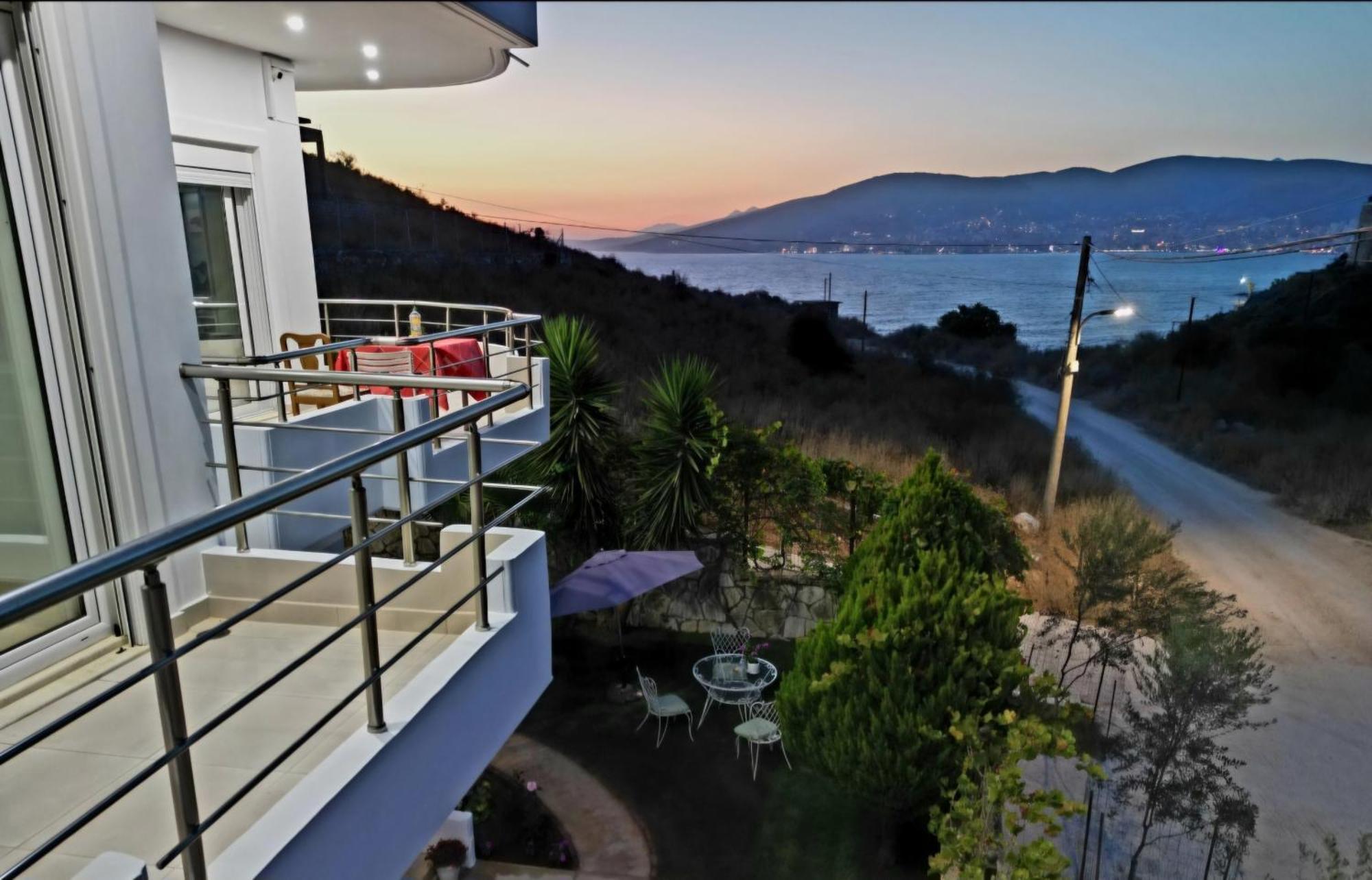 Blue Mare Apartments Sarandë Buitenkant foto